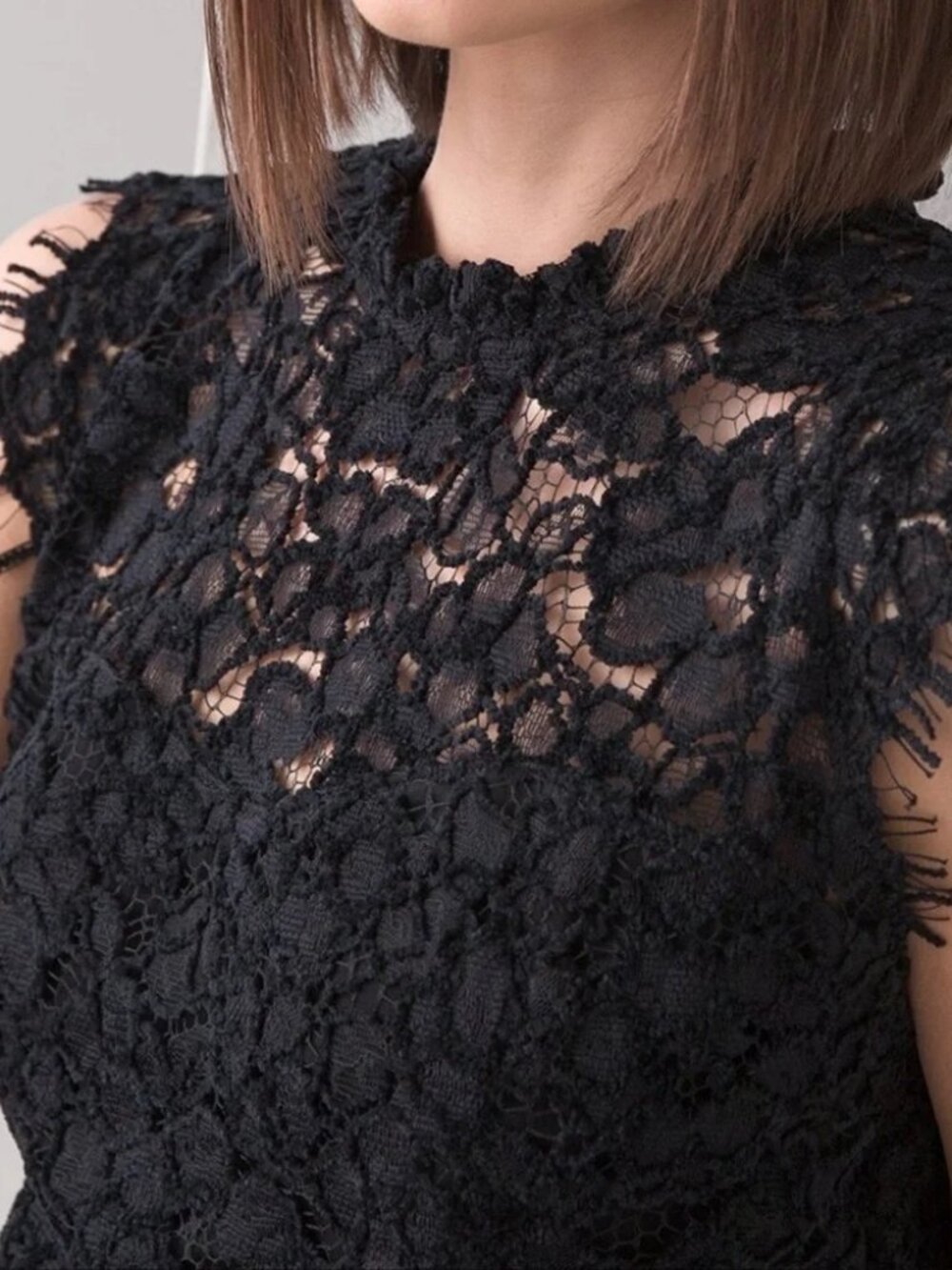 WHBM Sleeveless Lace High Neck Shell Black SUPER SOFT! Eyelash lace sleeve Sz 6 - Picture 7 of 13